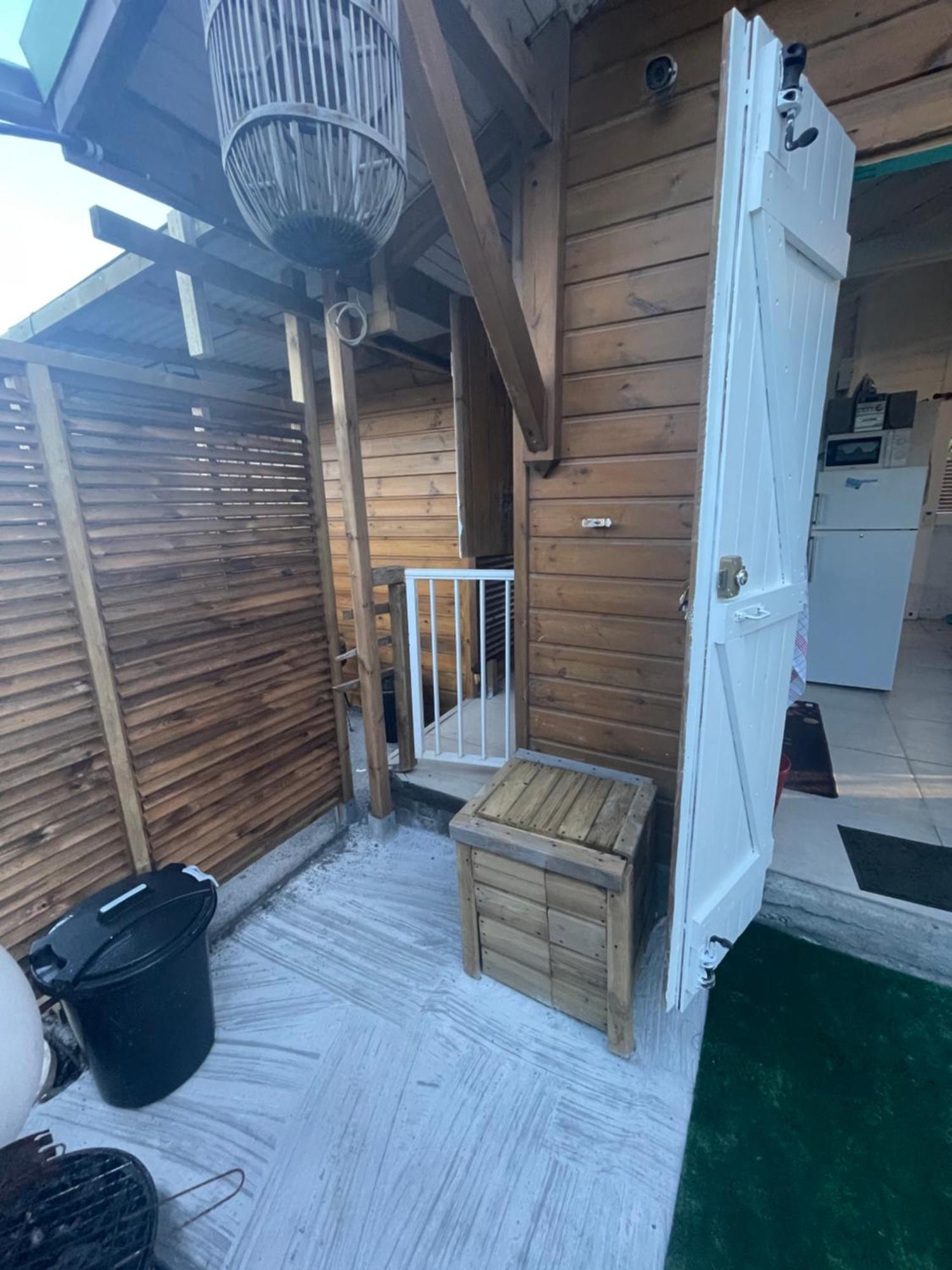 2 Bungalows Au Bord De La Plage De Montal A Moule Loues Individuellement Ou Ensemble Le Moule Zewnętrze zdjęcie